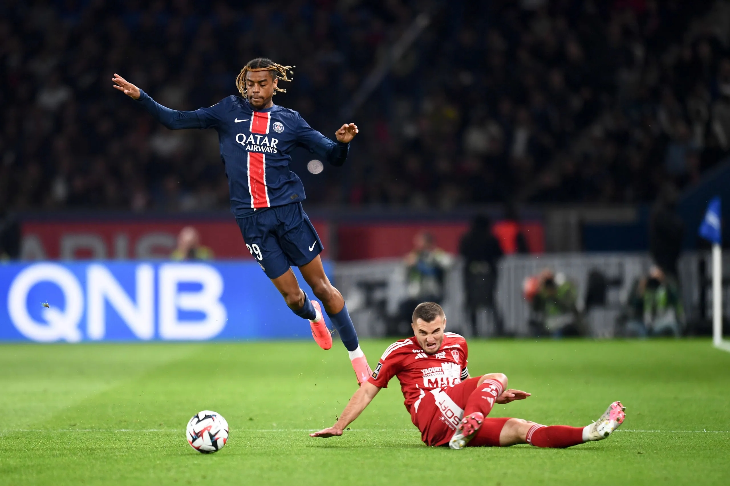 Paris Saint Germain Outplays Brest in Convincing Home Triumph