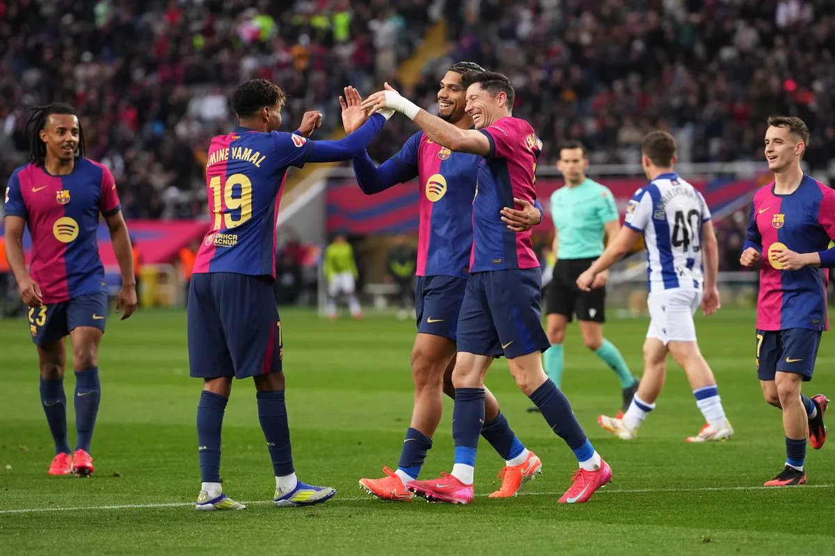 Real Sociedad Defeat Sees FC Barcelona Rise to League Summit