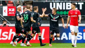AZ Emerges Victorious in Grueling Contest Against FC Twente