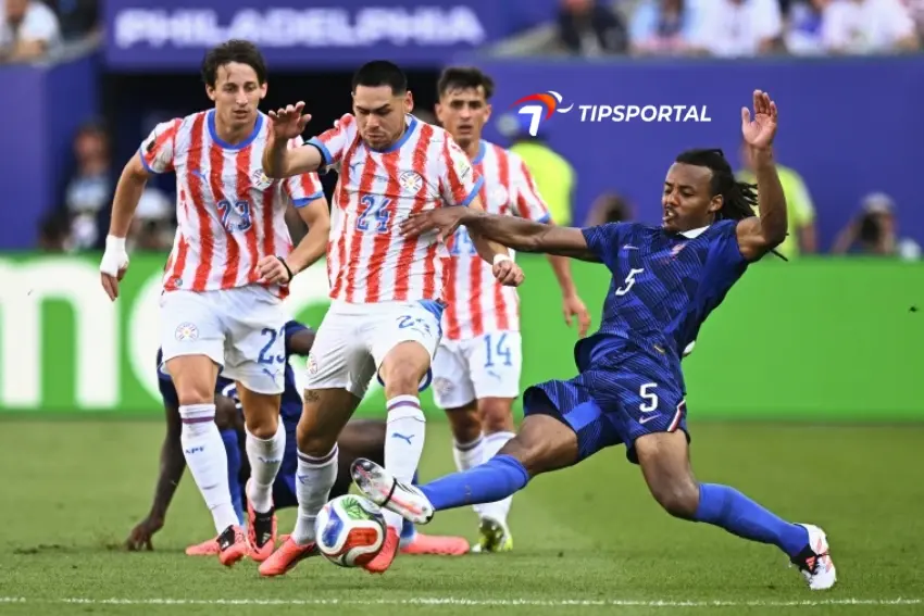 France Prevails Over Paraguay in World Cup